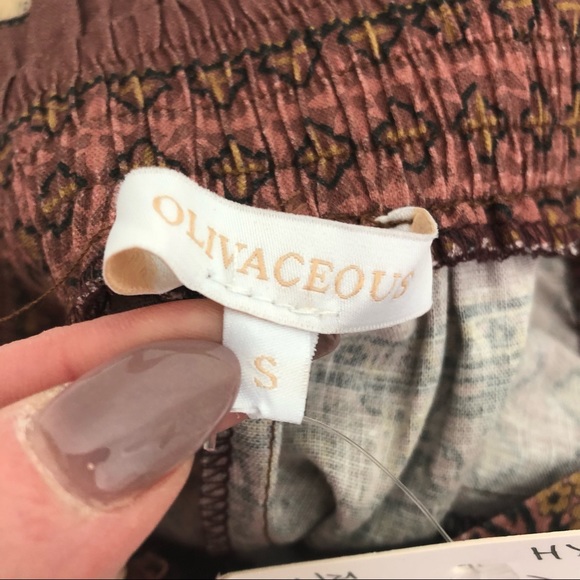 Olivaceous Burgundy Boho High Rise Shorts Women’s Size Small NWT - Picture 5 of 8